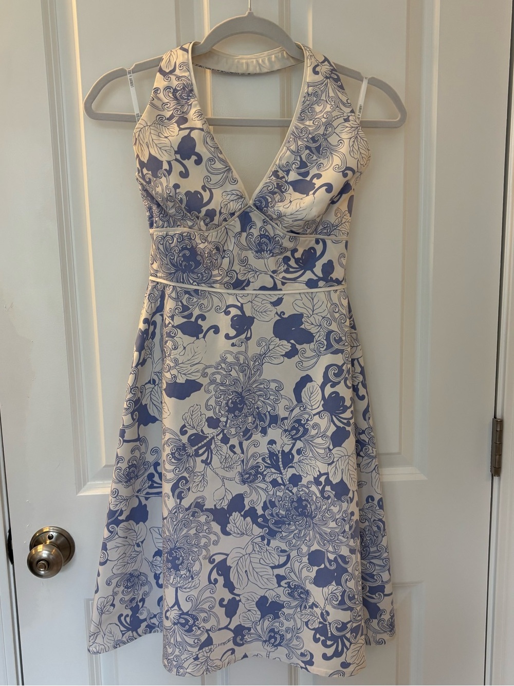 🌺Laundry By Shelli Periwinkle & White V-Neck Dress🌺